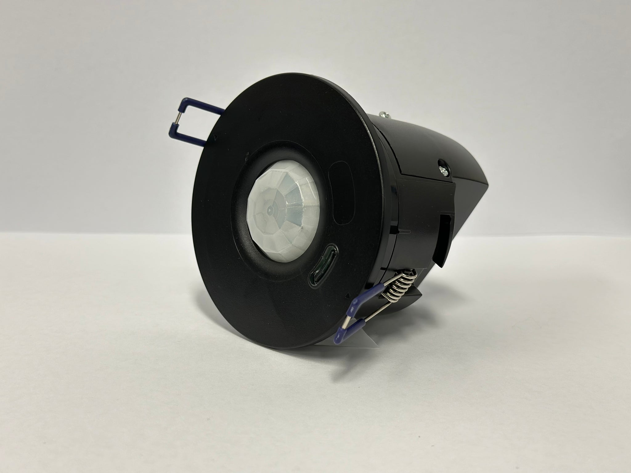 Retail - 240V Standalone PIR Smart Sensor 8m with Inbuilt Relay and 1 Switch Input