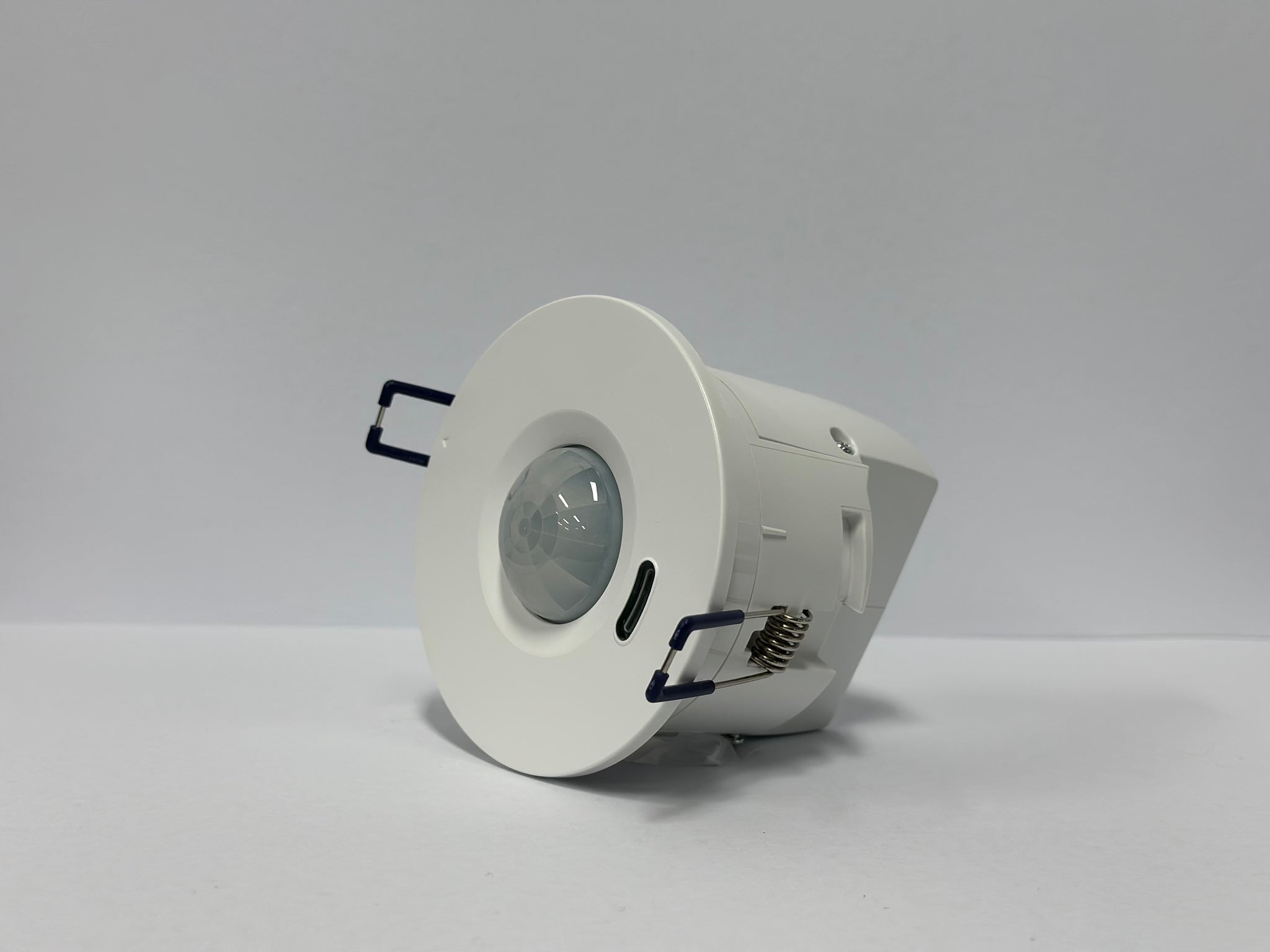 Retail - 240V Standalone PIR Smart Sensor 8m with Inbuilt Relay and 1 Switch Input